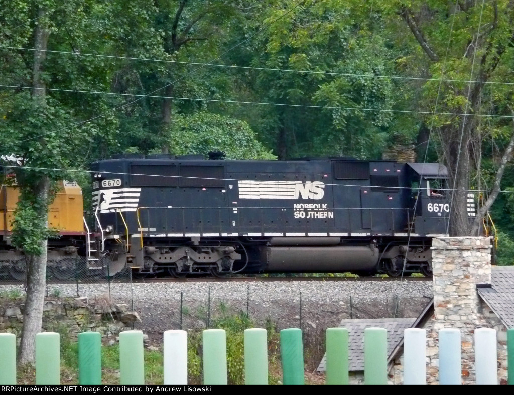 Norfolk Southern SD60 6670